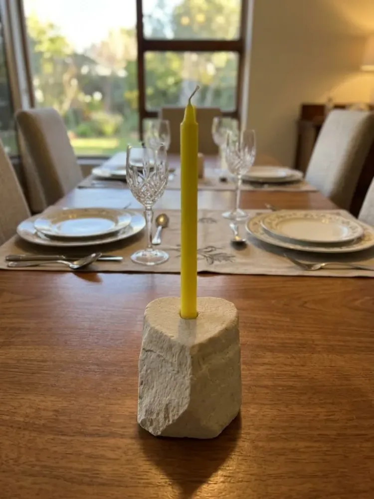 Petit bougeoir table avec sa bougie en couleur incluse