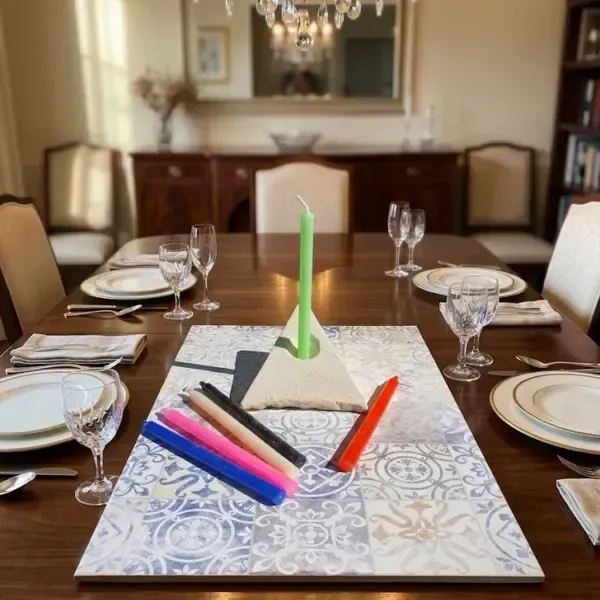 support table,  bougie en couleur incluse